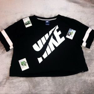 Nike Crop Top